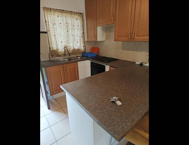 2 BEDROOM APARTMENT FOR SALE IN MOOIKLOOF RIDGE ESTATE